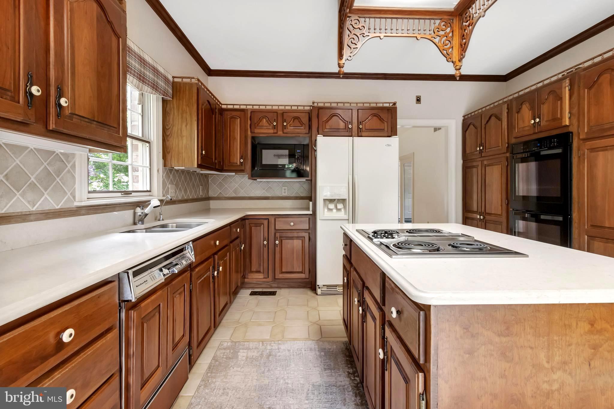 1070 South River Landing Road Edgewater, MD 21037 - Photo 23 of 64 Custom Wood Cabinetry Storage