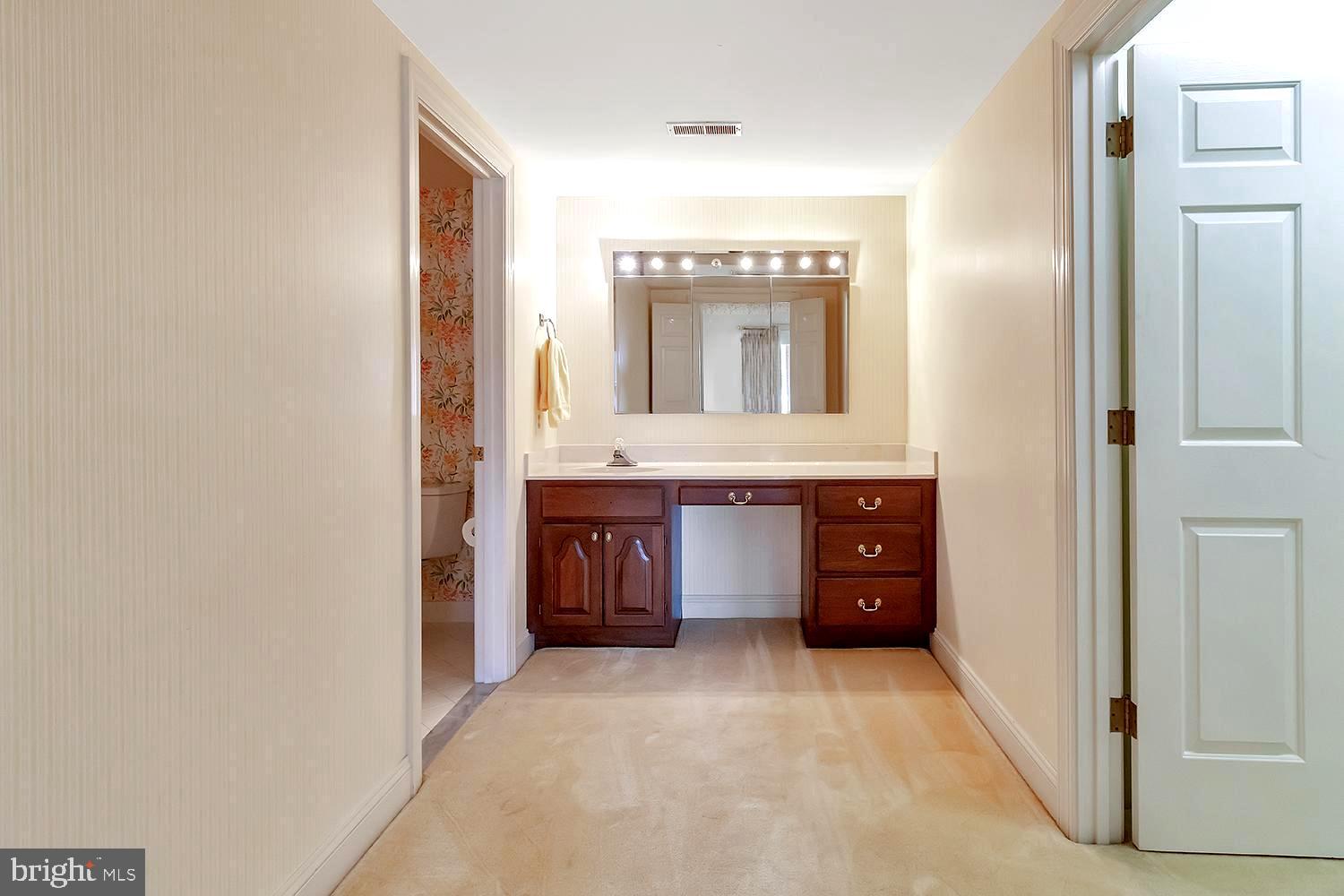 1070 South River Landing Road Edgewater, MD 21037 - Photo 47 of 64 Dressing/Vanity Area w/Hollywood Mirror