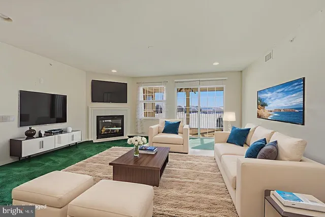 $290,000 | 1880 Congressional Village Drive, Unit 8304, Middletown, DE 19709