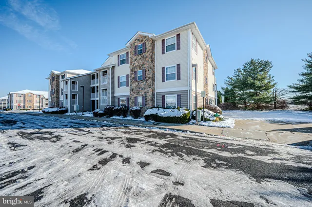 $290,000 | 1880 Congressional Village Drive, Unit 8304, Middletown, DE 19709