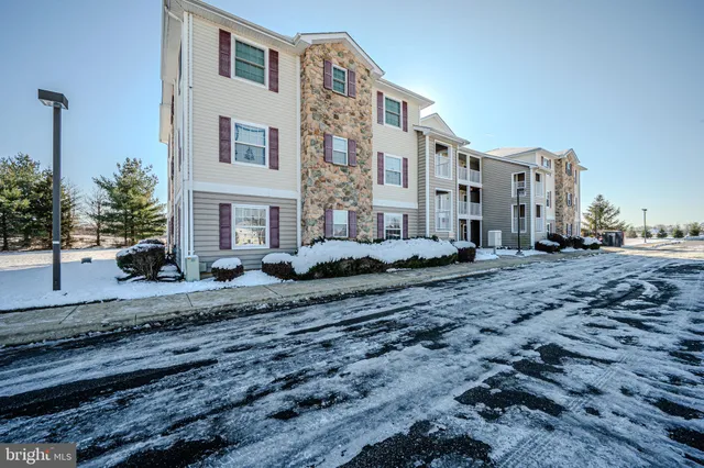 $290,000 | 1880 Congressional Village Drive, Unit 8304, Middletown, DE 19709