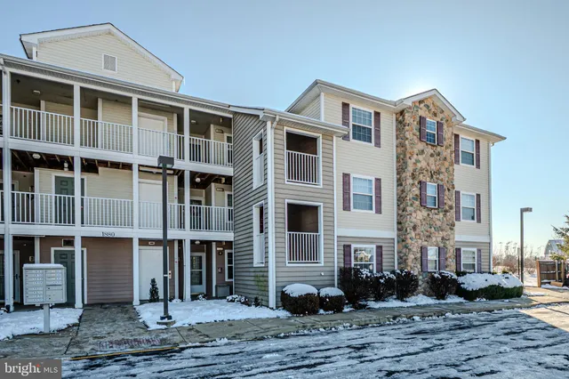 $290,000 | 1880 Congressional Village Drive, Unit 8304, Middletown, DE 19709