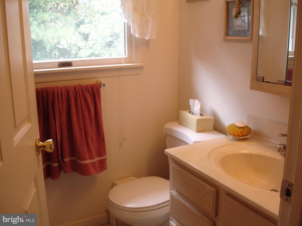 396 Yeoman Road Manahawkin, NJ 08050 - Photo 14 of 34 Gallery Image 14