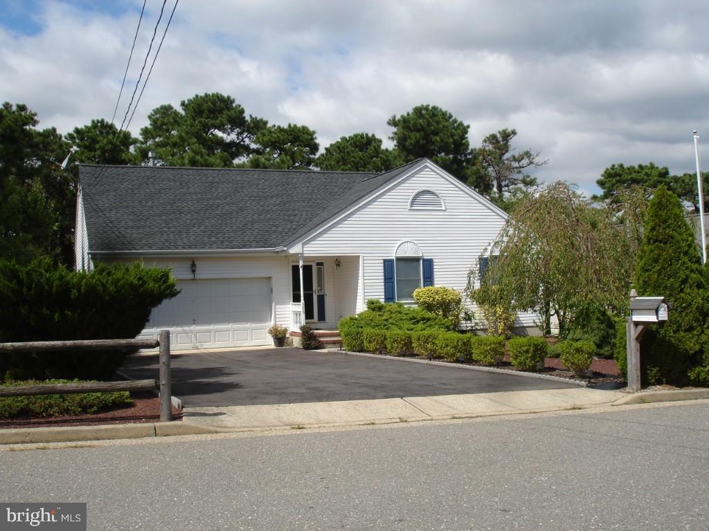 396 Yeoman Road Manahawkin, NJ 08050 - Photo 3 of 34 Gallery Image 3