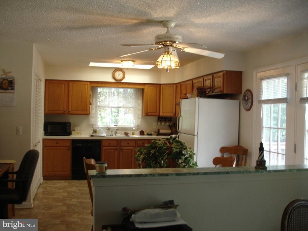 396 Yeoman Road Manahawkin, NJ 08050 - Photo 10 of 34 Gallery Image 10