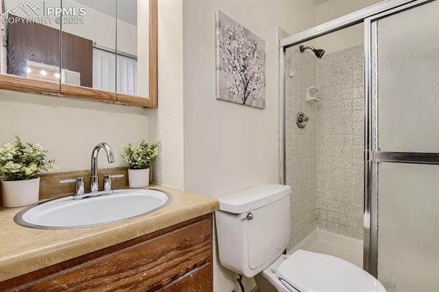 5820 Garmish Road Colorado Springs, CO 80918 - Photo 14 of 23 Master bathroom