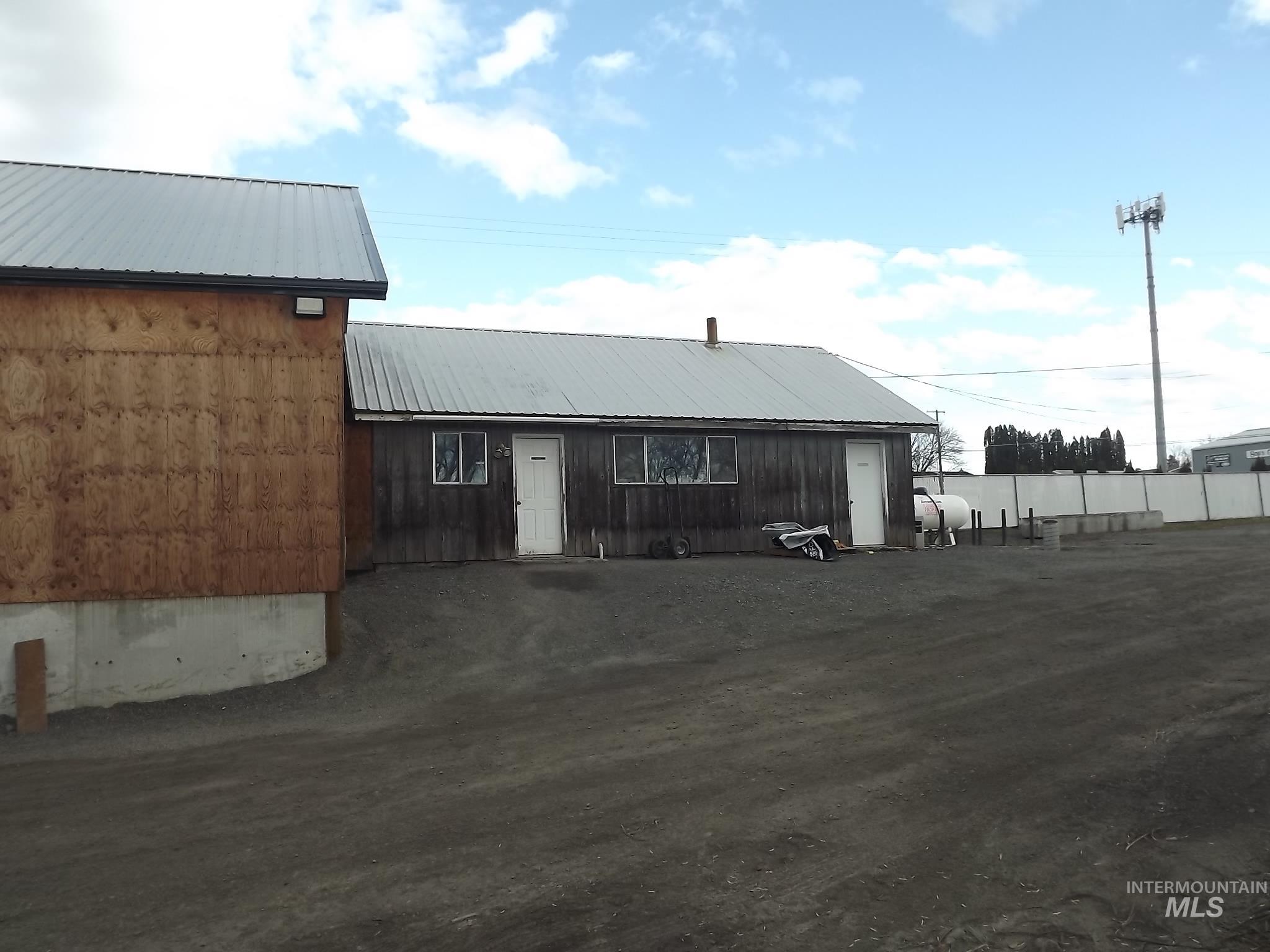 1415 Ripon Avenue Lewiston, ID 83501 - Photo 2 of 36