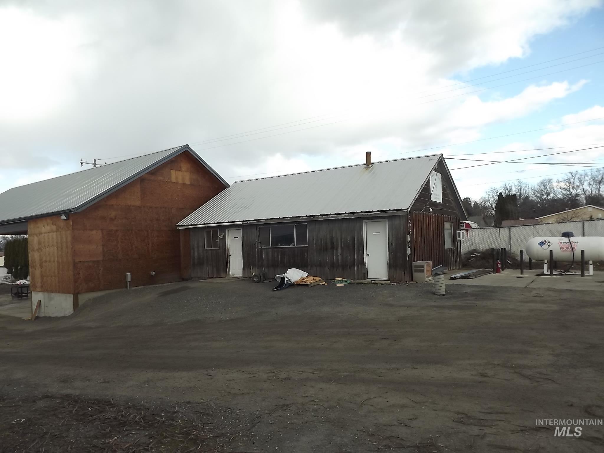 1415 Ripon Avenue Lewiston, ID 83501 - Photo 3 of 36