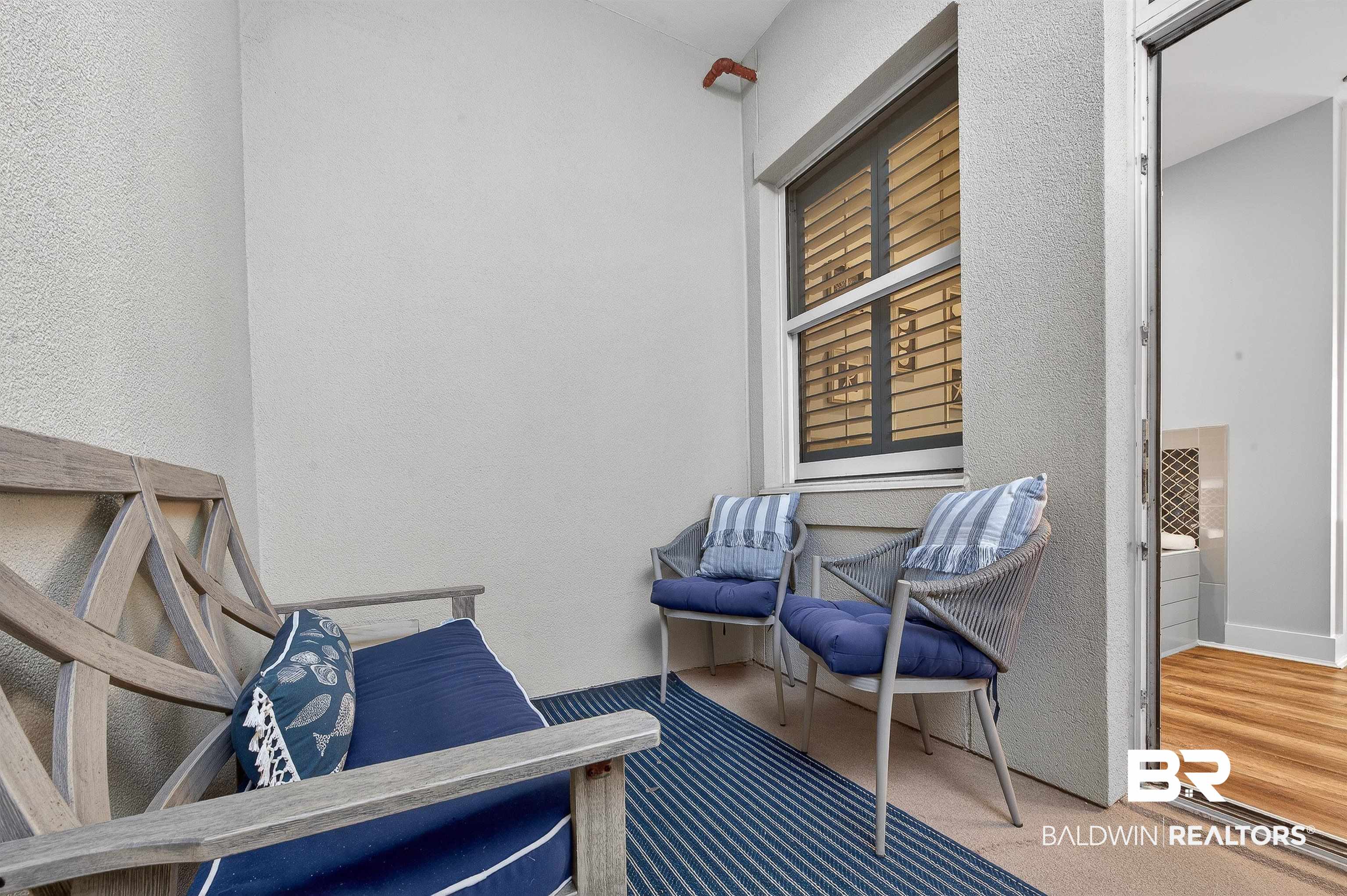815 Plantation Road, Unit 604 Gulf Shores, AL 36542 - Photo 61 of 86 Private Seating Area off Bath