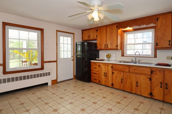 82 Van Norden Road Reading, MA 01867 - Photo 13 of 26 Gallery Image 13