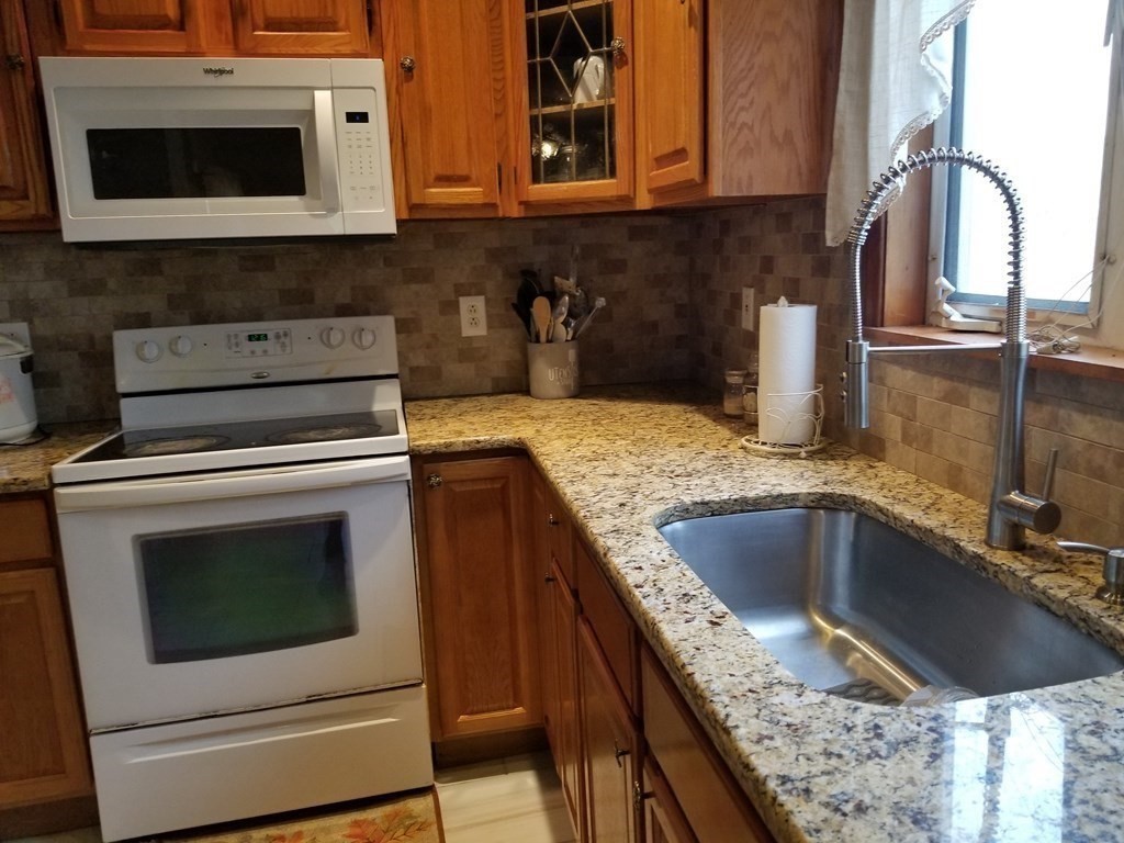 93 Massasoit Road Worcester, MA 01604 - Photo 4 of 40 Gallery Image 4