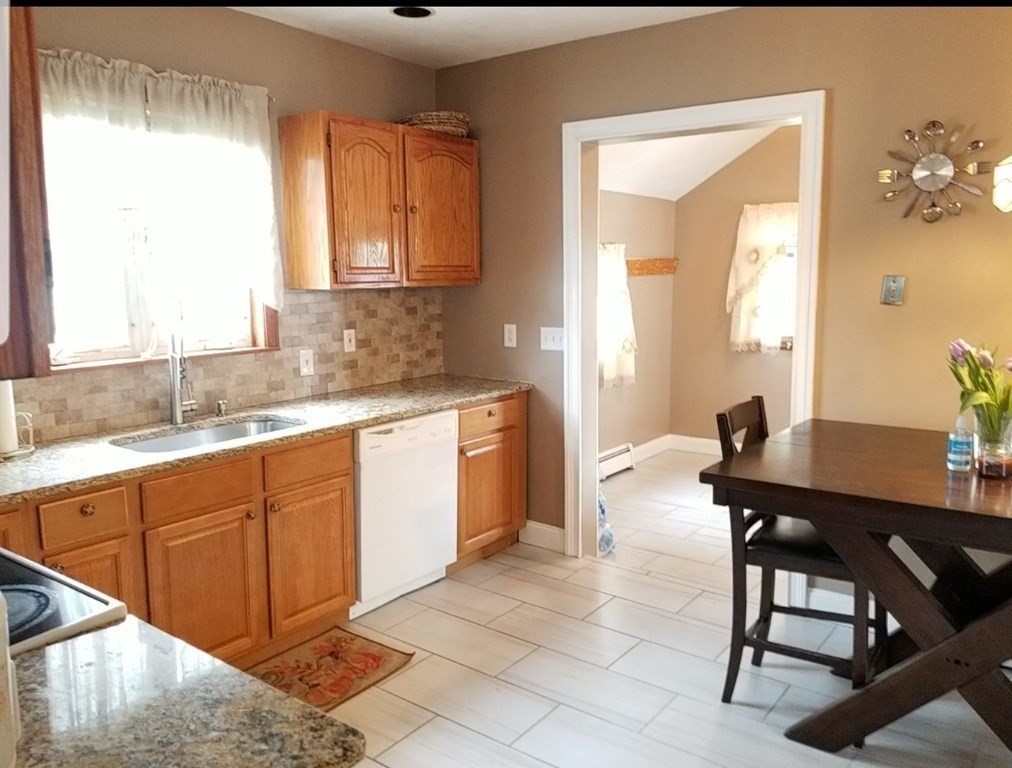 93 Massasoit Road Worcester, MA 01604 - Photo 5 of 40 Gallery Image 5