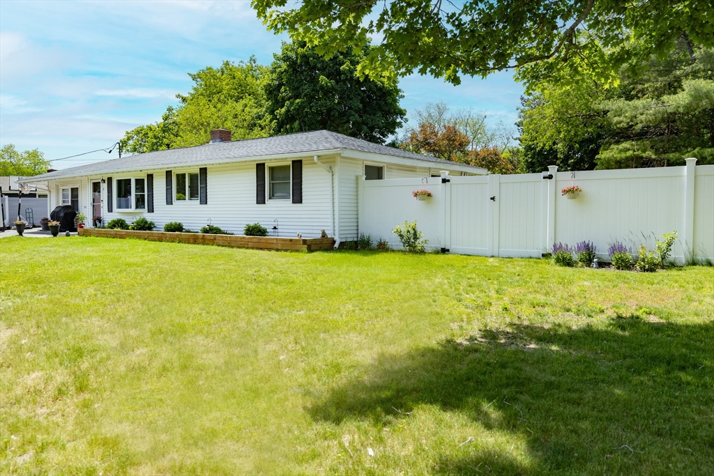 8 Andover Road Beverly, MA 01915 - Photo 2 of 30