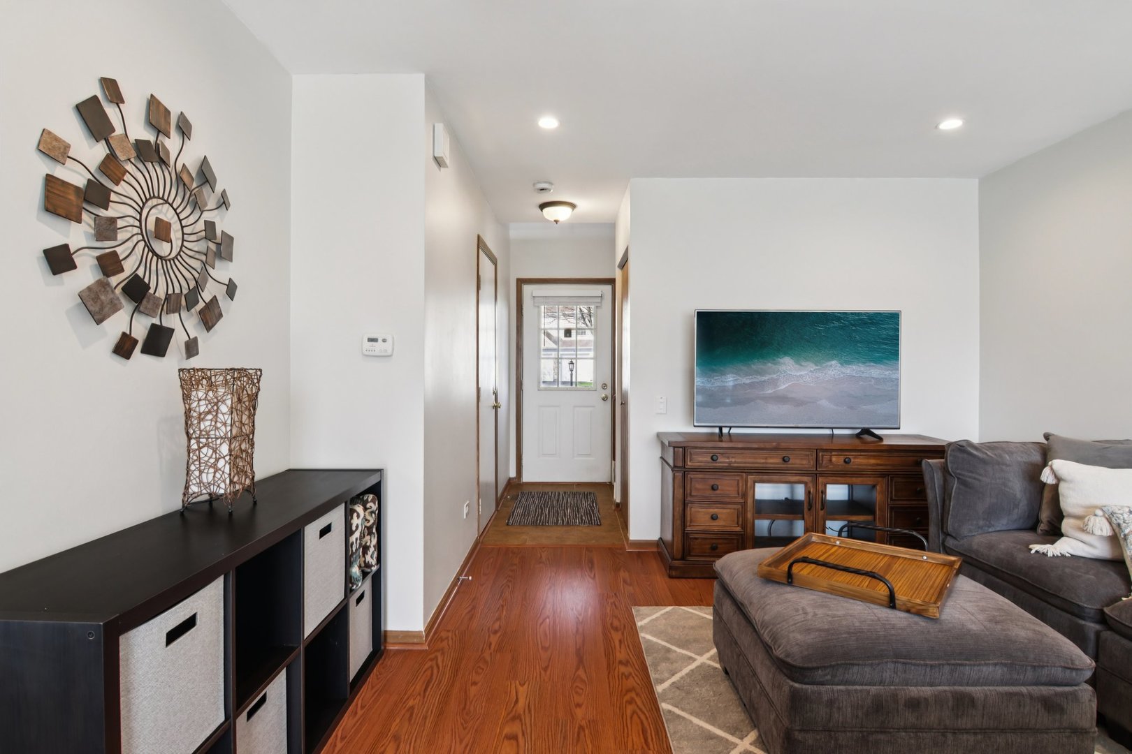 25 North Oltendorf Road Streamwood, IL 60107 - Photo 3 of 28