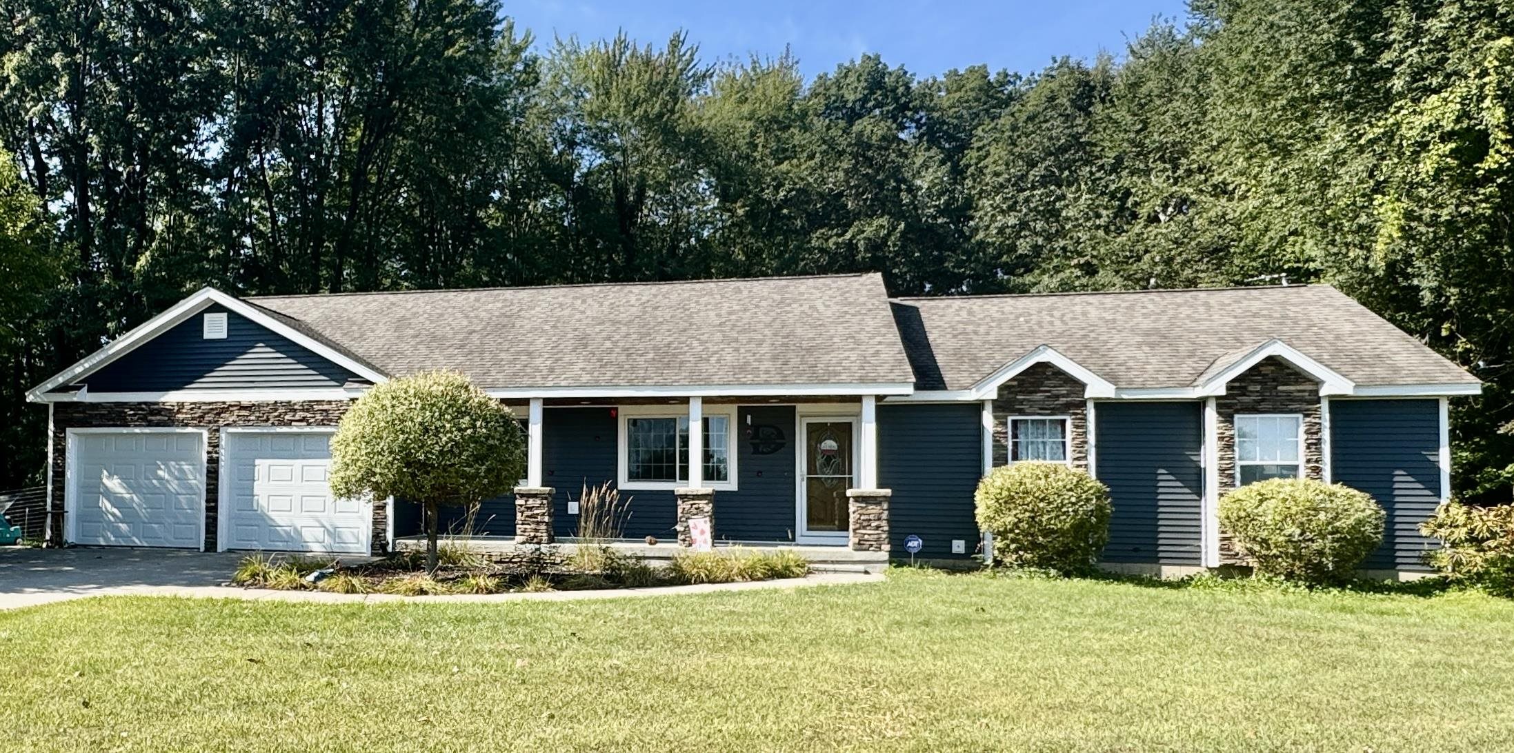 5495 North Shore Road Pinconning, MI 48650 - Photo 1 of 25