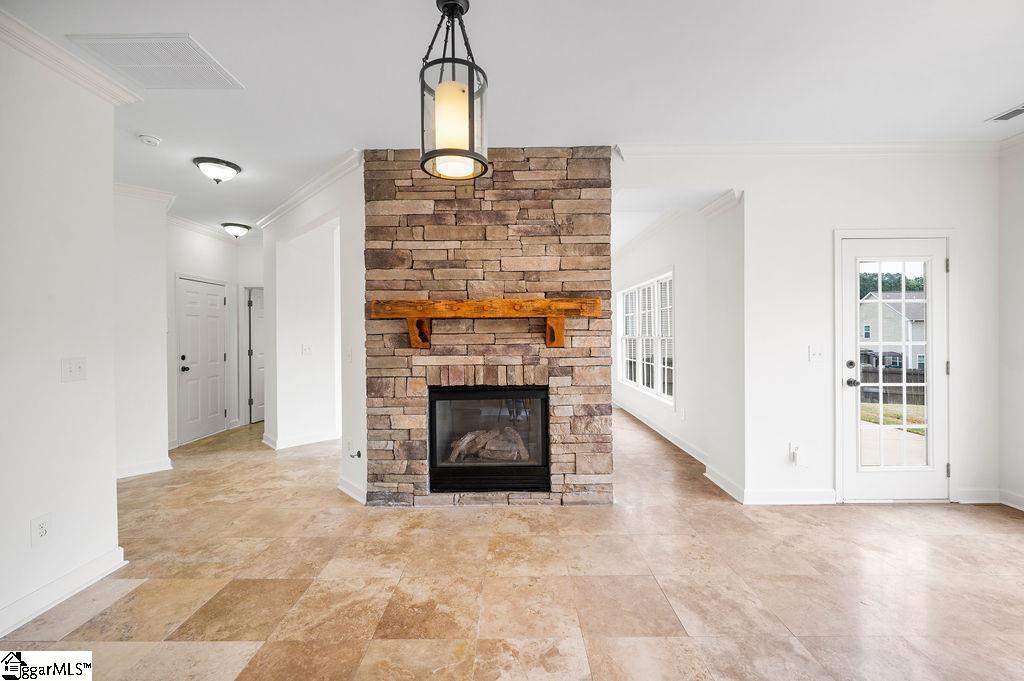 914 Rubble Court Boiling Springs, SC 29316 - Photo 5 of 35