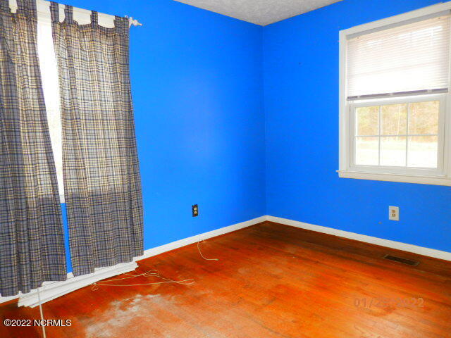 6984 Silver Spoon Road Clarkton, NC 28433 - Photo 12 of 32 6984 1-28k