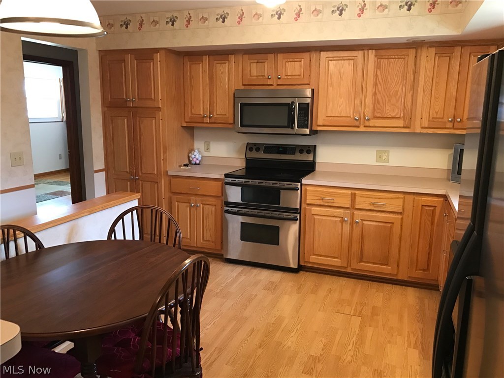 802 49th Street Vienna, WV 26105 - Photo 9 of 33 Kitchen