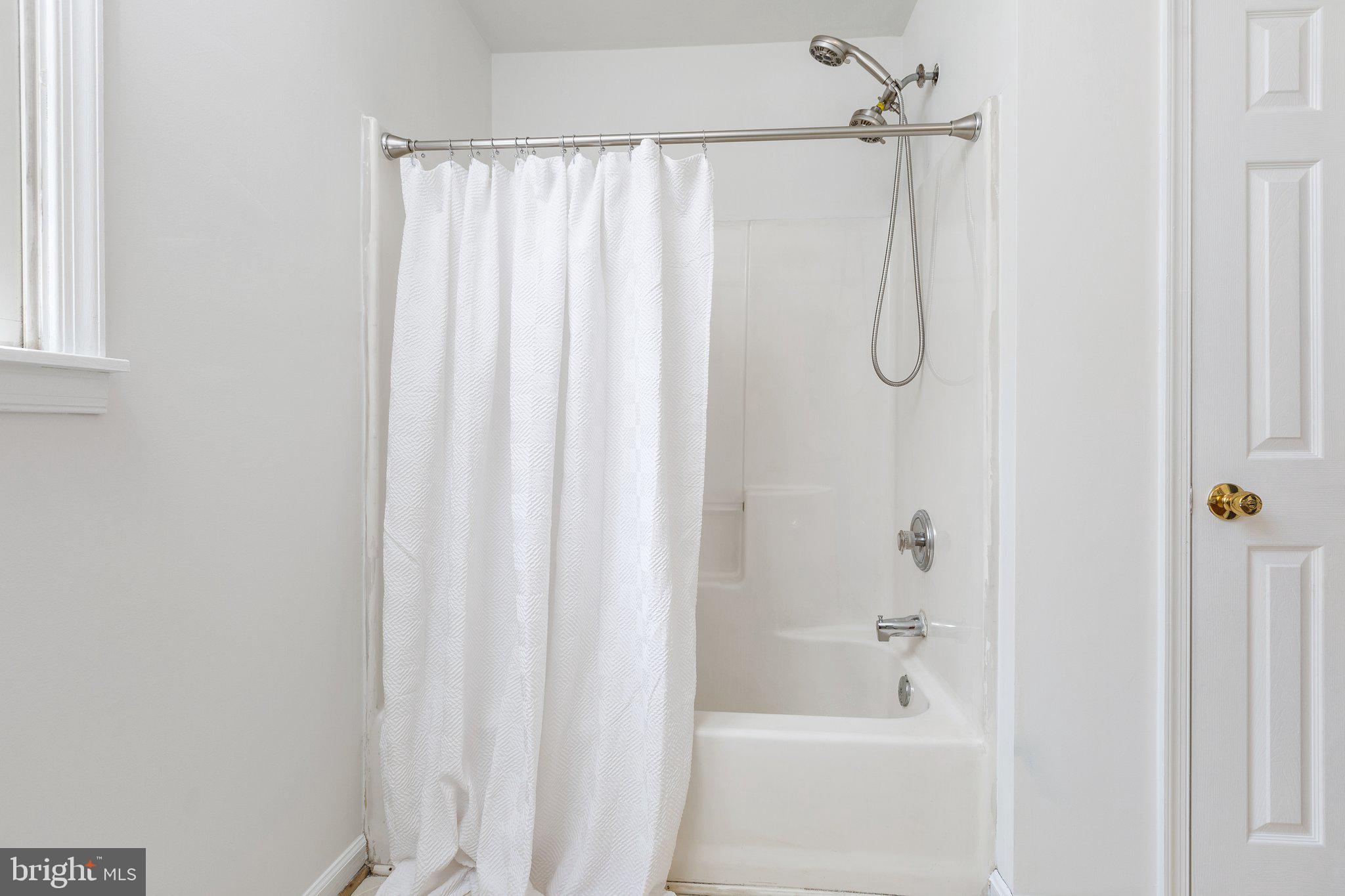 111 Truslow Road Fredericksburg, VA 22405 - Photo 23 of 58 Primary Bath