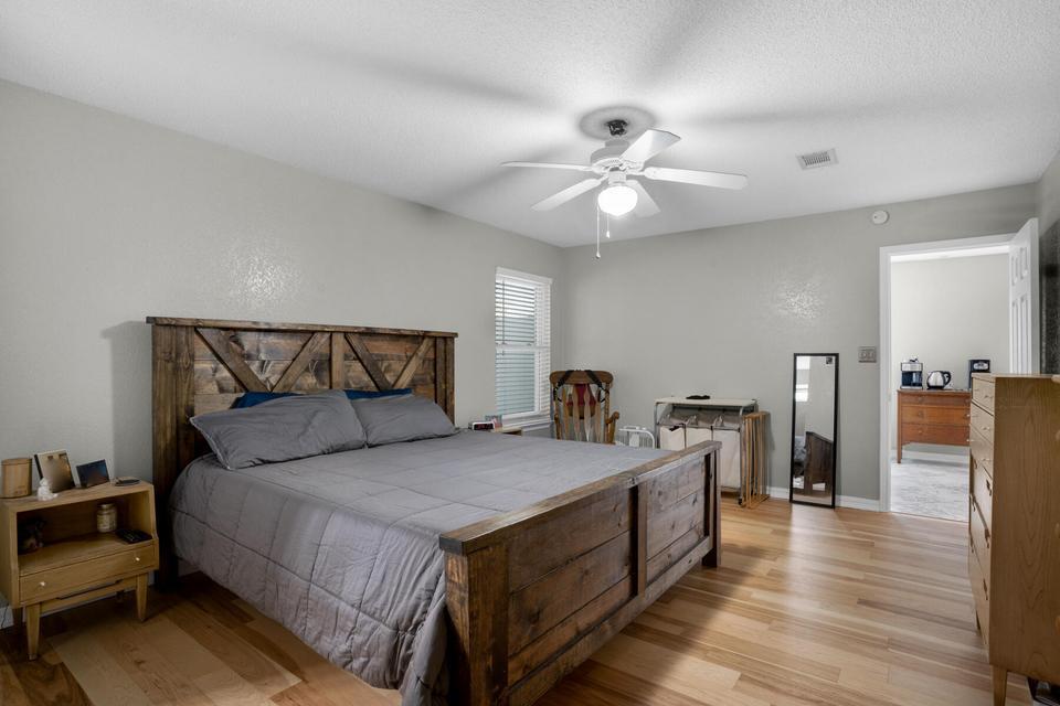 318 Pelham Road Fort Walton Beach, FL 32547 - Photo 13 of 21 20250529195207162501000000-o