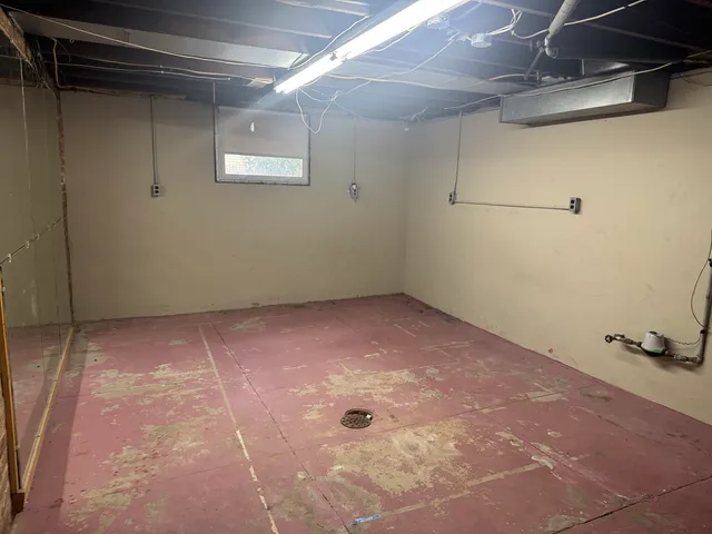 $214,900 | 505 North Center Street, Clinton, IL 61727