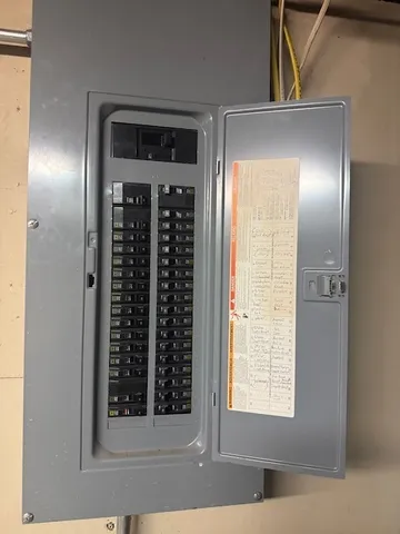 $214,900 | 505 North Center Street, Clinton, IL 61727