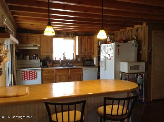 182 Edinburgh Road Bushkill, PA 18324 - Photo 10 of 41 kitchen 2