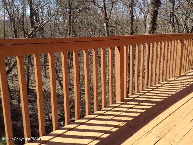 182 Edinburgh Road Bushkill, PA 18324 - Photo 17 of 41 deck off loft