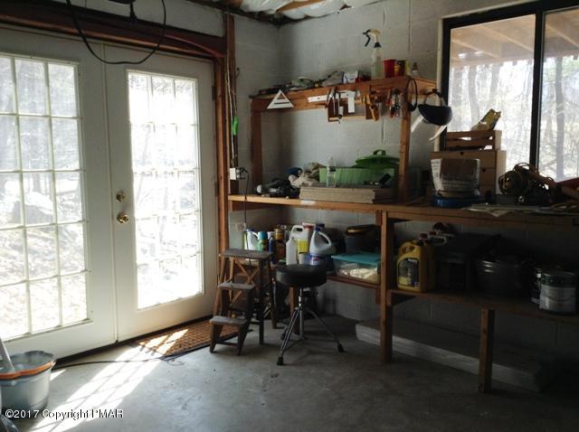 182 Edinburgh Road Bushkill, PA 18324 - Photo 24 of 41 basement garage area 2