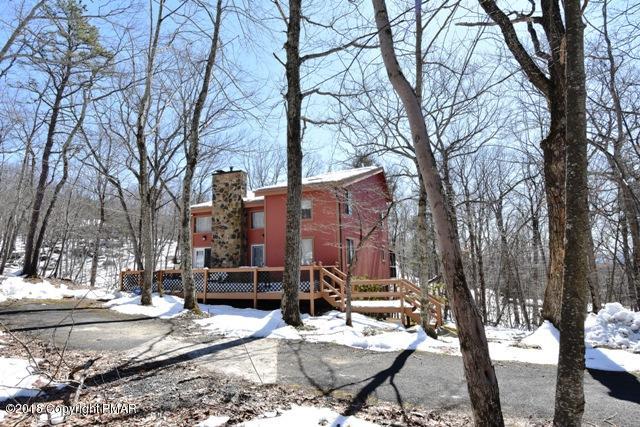 182 Edinburgh Road Bushkill, PA 18324 - Photo 26 of 41 front with driveway