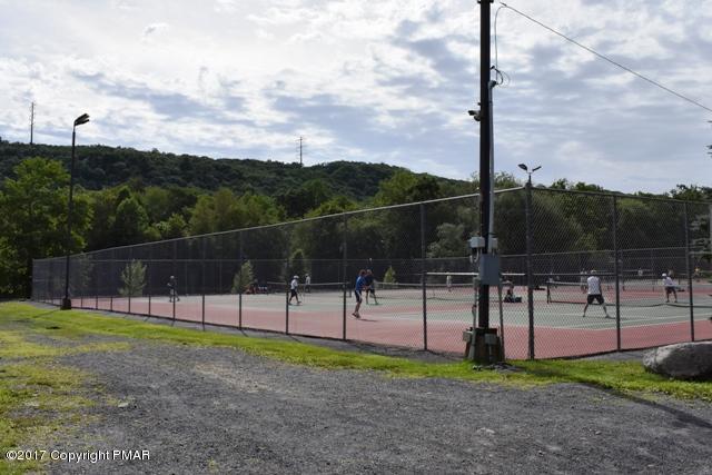 182 Edinburgh Road Bushkill, PA 18324 - Photo 38 of 41 outdoor tennis complex