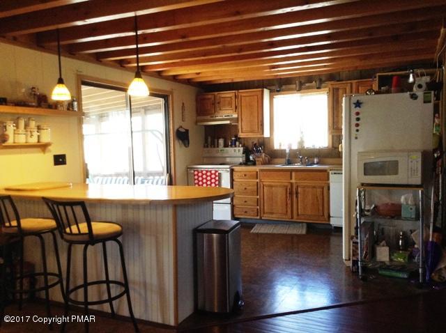 182 Edinburgh Road Bushkill, PA 18324 - Photo 9 of 41 kitchen