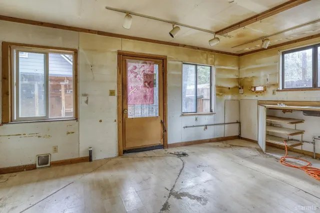 $389,000 | 2610 Knox Avenue, South Lake Tahoe, CA 96150