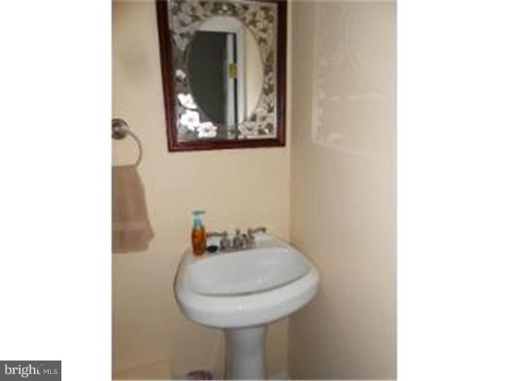 12134 Sweet Briar Road Philadelphia, PA 19154 - Photo 13 of 19 Gallery Image 13