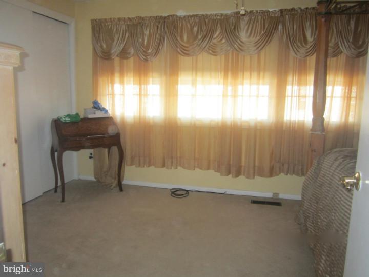 12134 Sweet Briar Road Philadelphia, PA 19154 - Photo 14 of 19 Gallery Image 14