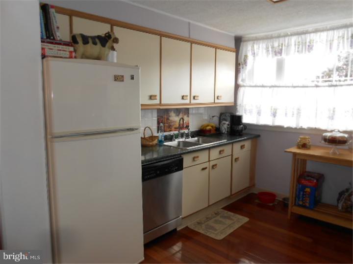 12134 Sweet Briar Road Philadelphia, PA 19154 - Photo 3 of 19 Gallery Image 3