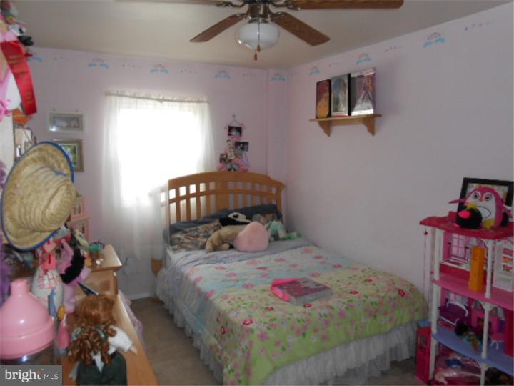 12134 Sweet Briar Road Philadelphia, PA 19154 - Photo 5 of 19 Gallery Image 5