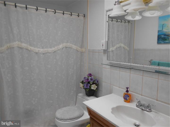 12134 Sweet Briar Road Philadelphia, PA 19154 - Photo 6 of 19 Gallery Image 6