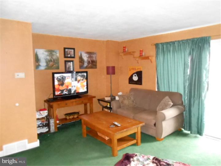 12134 Sweet Briar Road Philadelphia, PA 19154 - Photo 8 of 19 Gallery Image 8