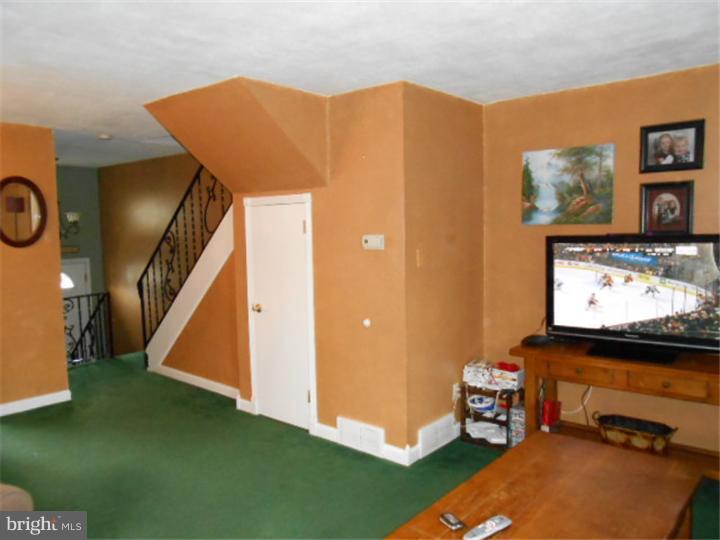 12134 Sweet Briar Road Philadelphia, PA 19154 - Photo 9 of 19 Gallery Image 9