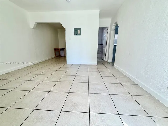 a view of a utility room