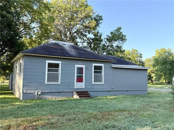 $74,000 | 405 East 3rd Street, Erie, KS 66733