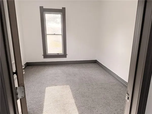 $74,000 | 405 East 3rd Street, Erie, KS 66733