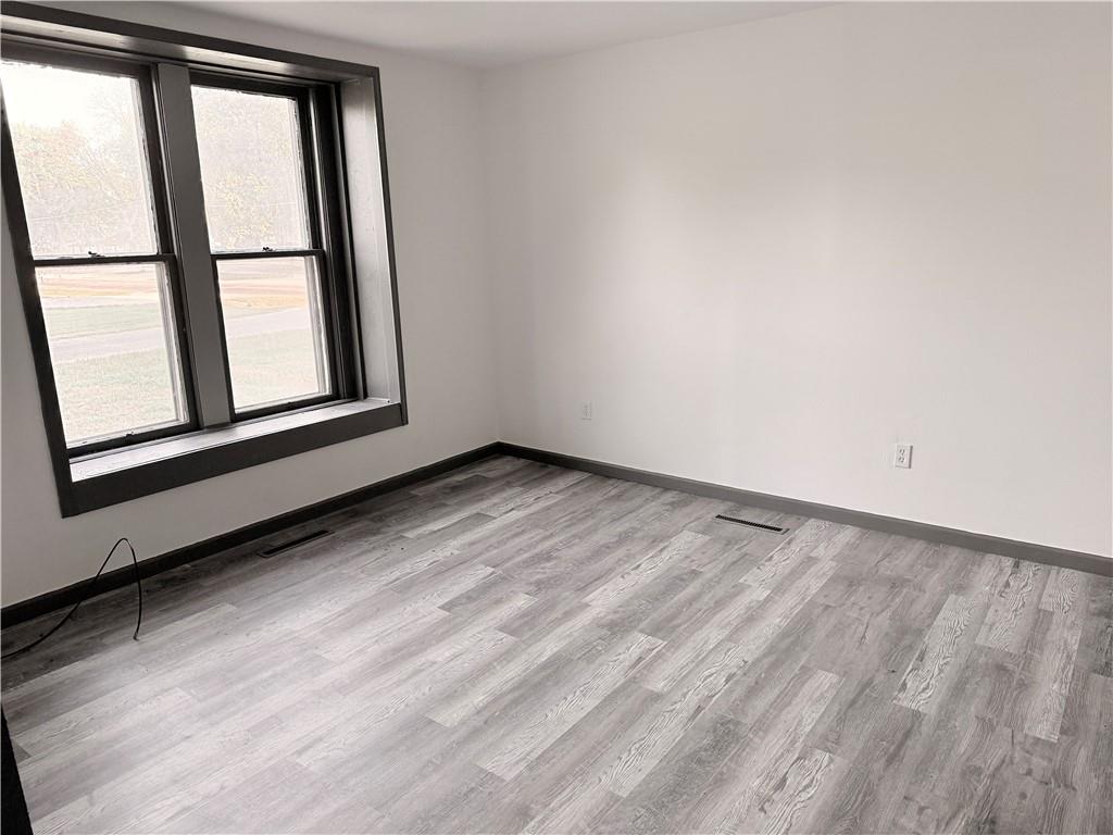 405 East 3rd Street Erie, KS 66733 - Photo 9 of 16