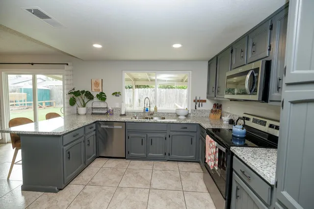 $500,000 | 330 Wiley Court, Turlock, CA 95382