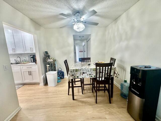 583 Fanshaw North, Unit N Boca Raton, FL 33434 - Photo 5 of 36 Dining Room