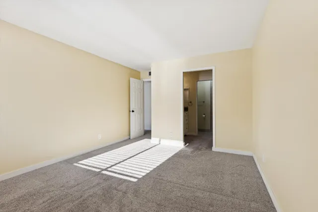 $158,000 | 130 Demont Avenue, Unit 142, Little Canada, MN 55117