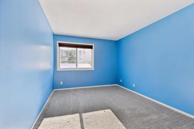 $158,000 | 130 Demont Avenue, Unit 142, Little Canada, MN 55117