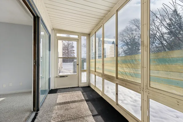 $158,000 | 130 Demont Avenue, Unit 142, Little Canada, MN 55117