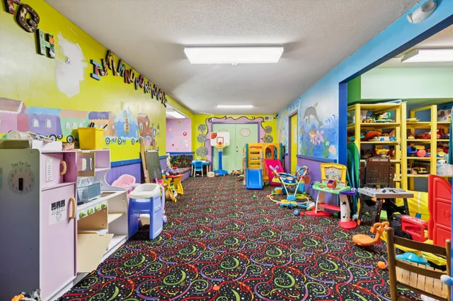 $158,000 | 130 Demont Avenue, Unit 142, Little Canada, MN 55117